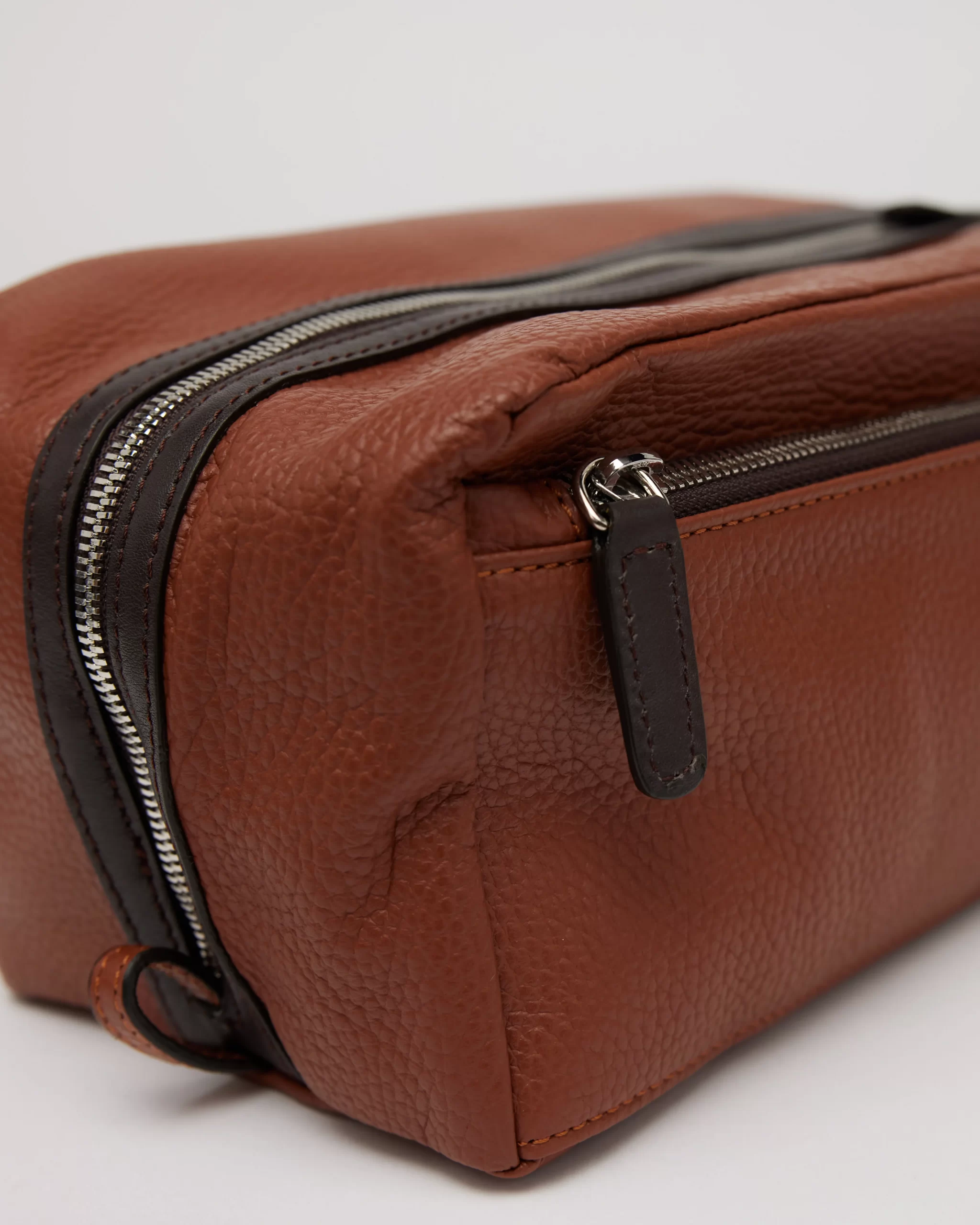 luxury mens leather toiletry bag
